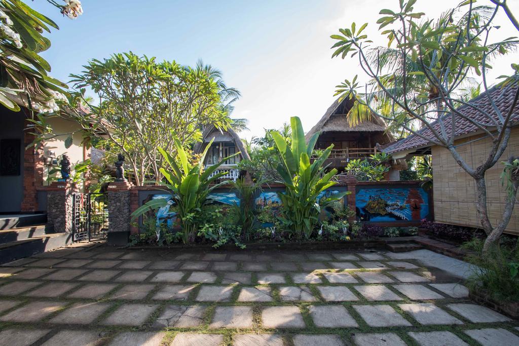 Hobbit'S House Homestay Banyuwedang Bagian luar foto